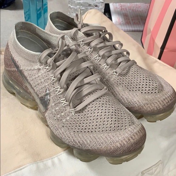 nike vapormax nude